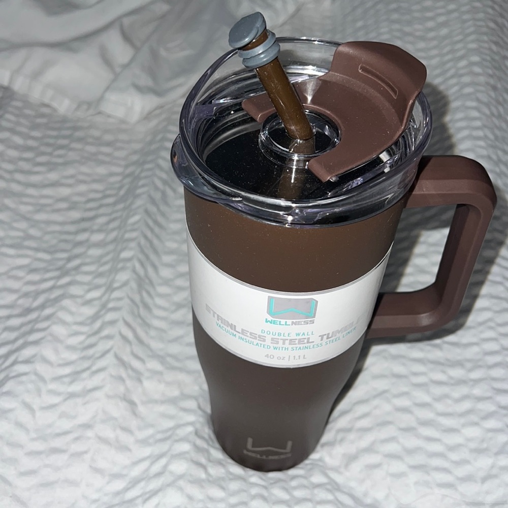 ♦️SOLD♦️Brown wellness stainless steel tumbler 40 oz